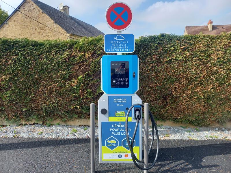 [MOBILITÉ] MONDRAINVILLE : inauguration de la 1ère borne de recharge pour véhicules électriques
