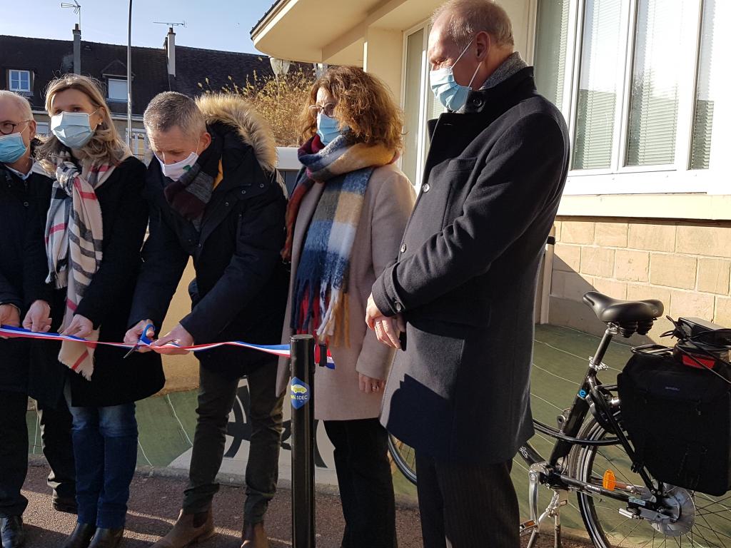 [MOBILITÉ] 21 décembre 2021 à Tilly/Seulles : inauguration de la borne de recharge pour vélos à assistance électrique