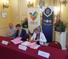 [TRAVAUX] 05/07 - La ville de LISIEUX et le SDEC ÉNERGIE signent une convention pour la mise en souterrain des réseaux aériens le mardi 5 juillet 2022