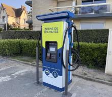 [MOBILITÉ] OUISTREHAM : inauguration de la borne de recharge rapide pour véhicules électriques