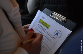 Prêts pour le départ et sortie des roadbooks pour le trajet Prêts pour le départ et sortie des roadbooks pour le trajet