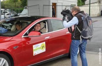 Retour des équipages au Village de l'électromobilité Retour des équipages au Village de l'électromobilité