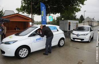 Retour des équipages au Village de l'électromobilité Retour des équipages au Village de l'électromobilité